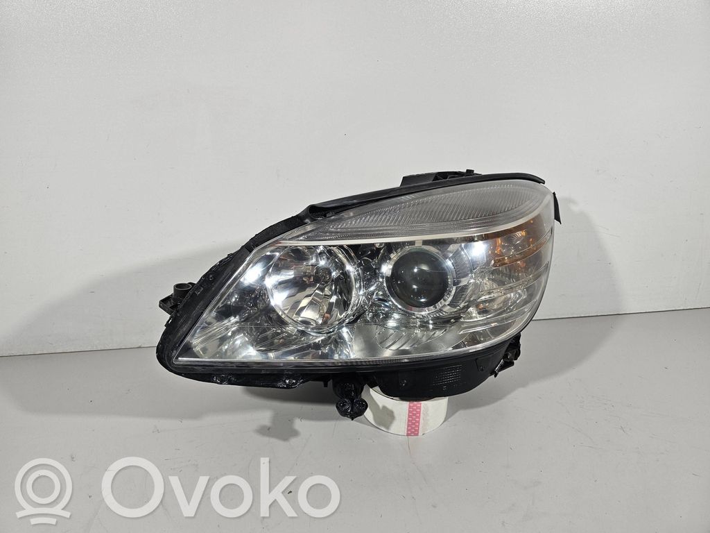Mercedes-Benz C W204 Lampa przednia 