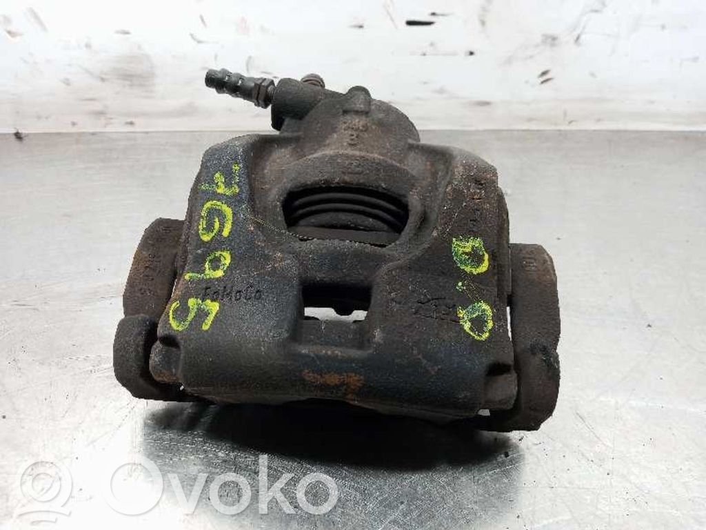 Caliper de freno delantero