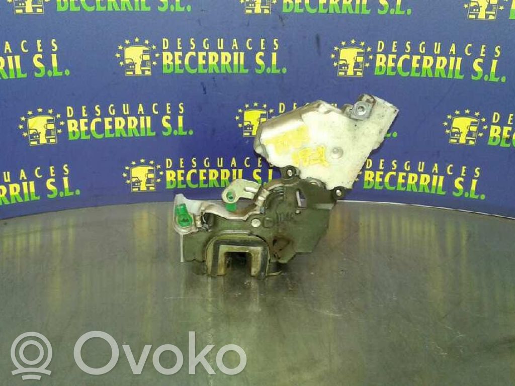 Takaoven lukko   825030F615