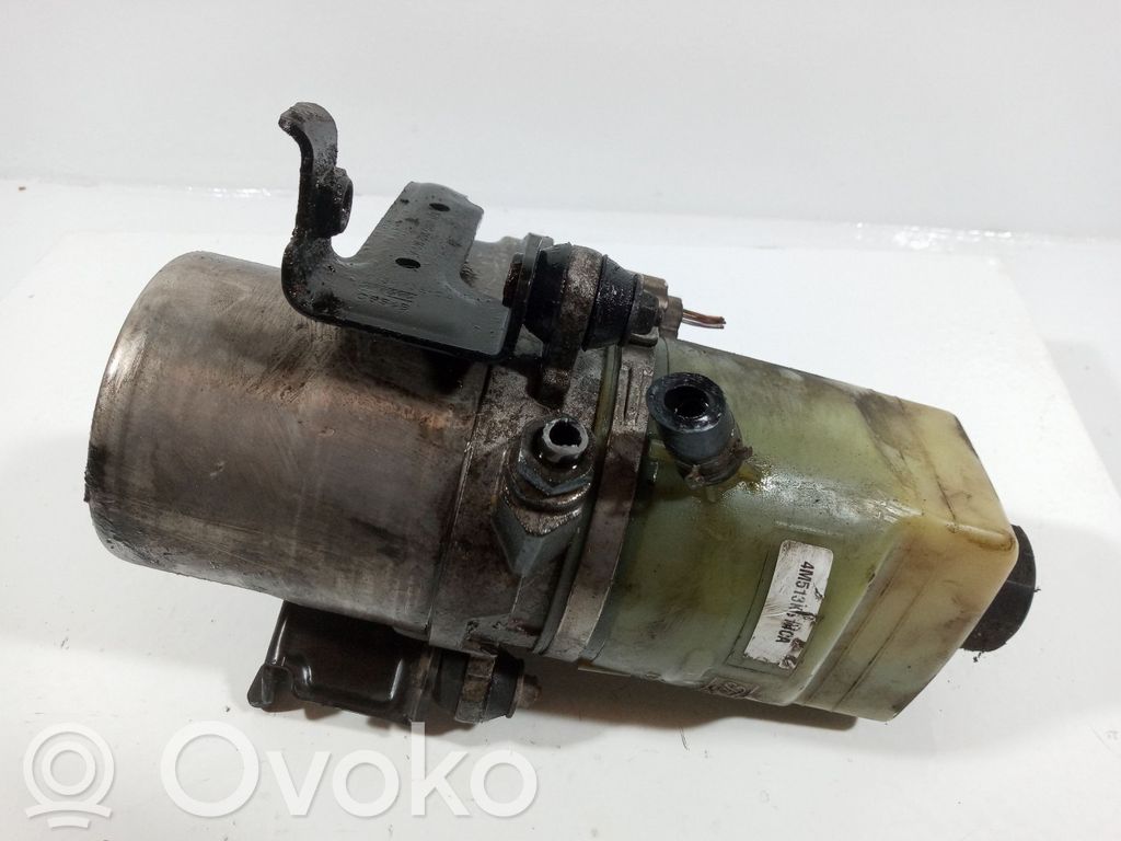Ford Focus Ohjaustehostimen pumppu 