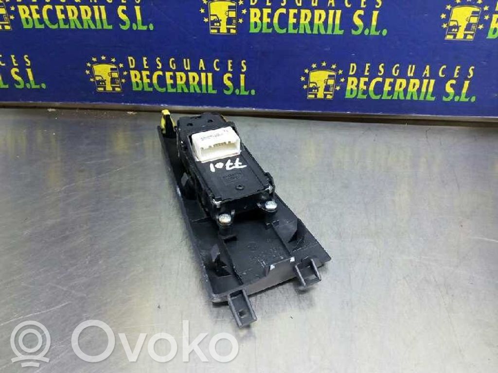 Toyota Corolla E120 E130 Electric window control switch 