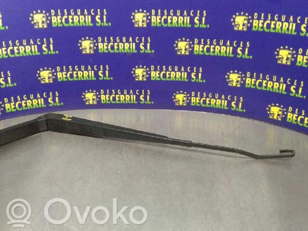 Suzuki SX4 Brazo del limpiaparabrisas delantero