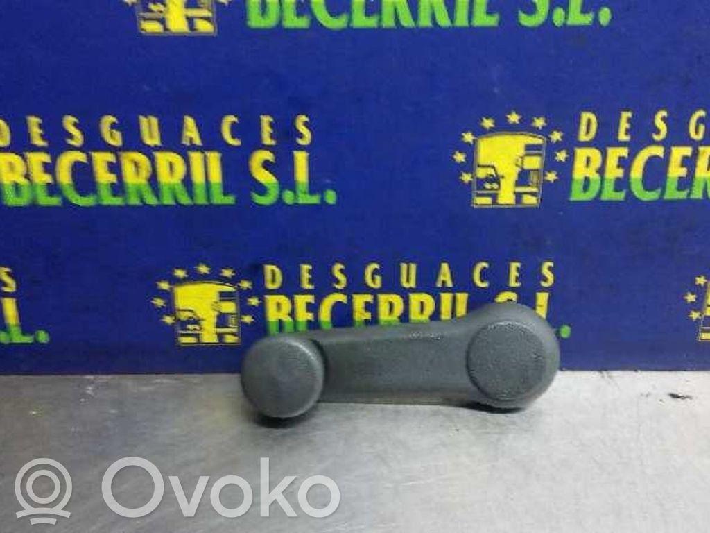 Manecilla interna puerta trasera   8263022001
