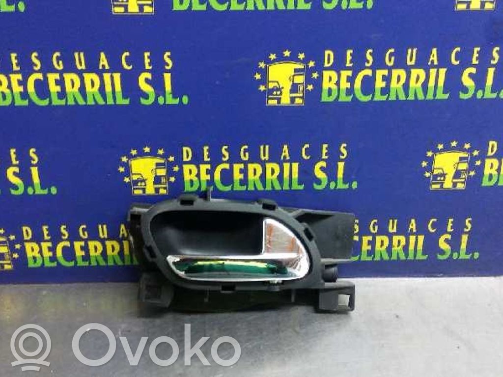 Peugeot 407 Poignée inférieure de porte avant