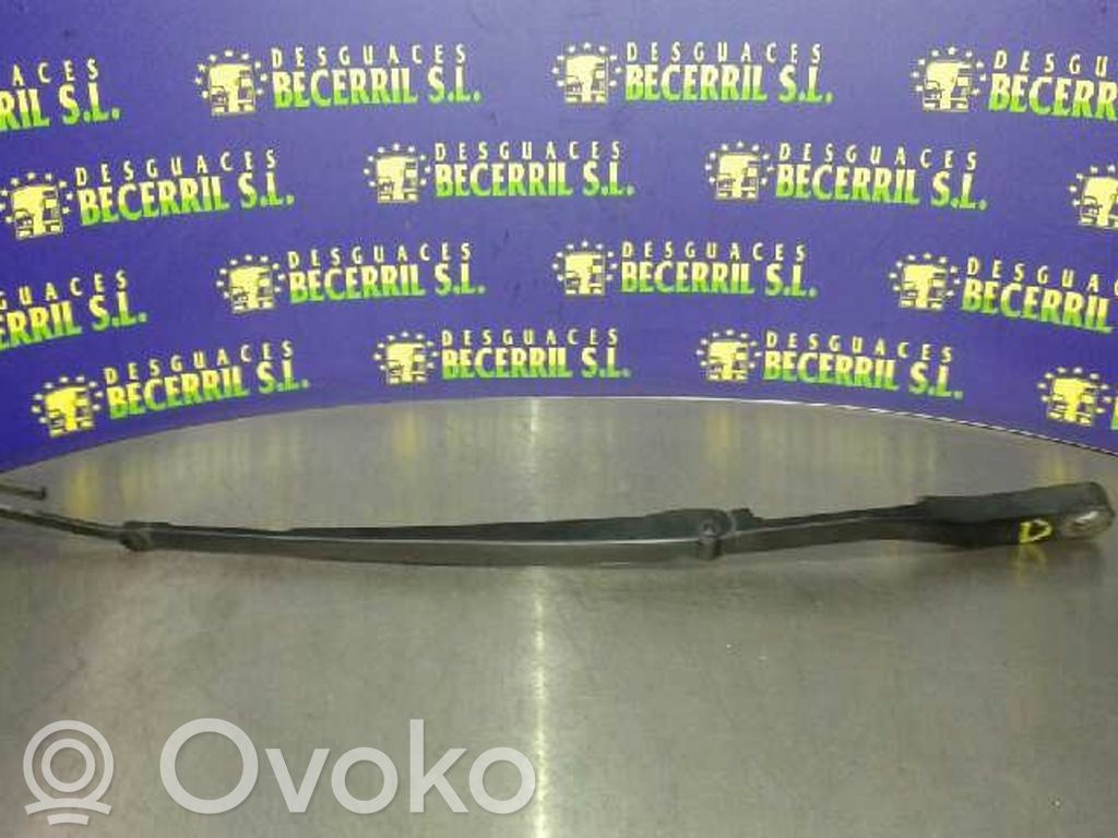 Brazo del limpiaparabrisas delantero