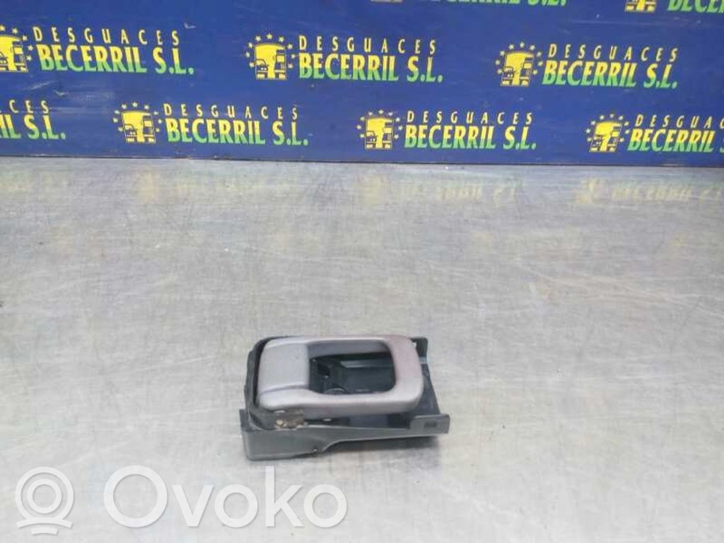 Manecilla interna puerta delantera   806714F100