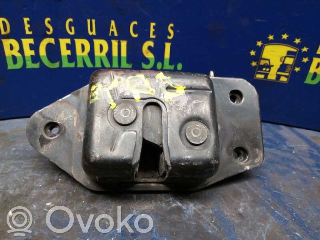 Tailgate lock latch