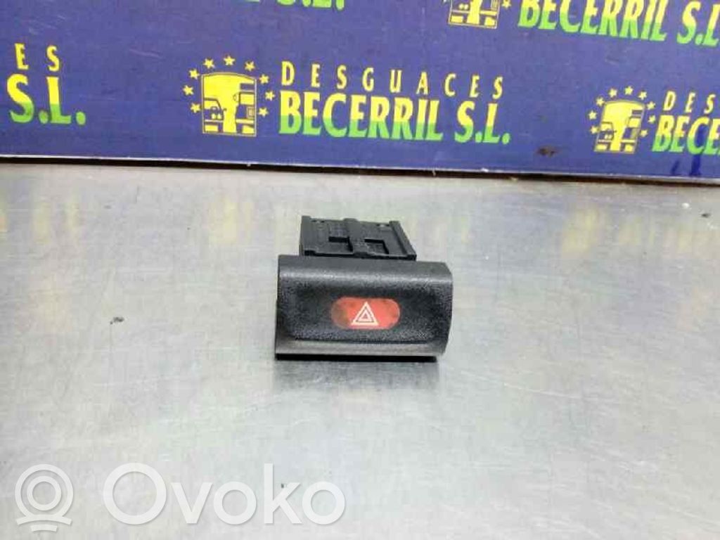 Botón interruptor de luz de peligro