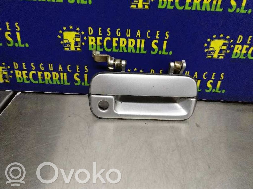Manecilla externa puerta delantera