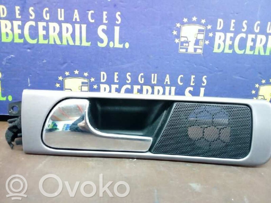 Manecilla interna puerta trasera