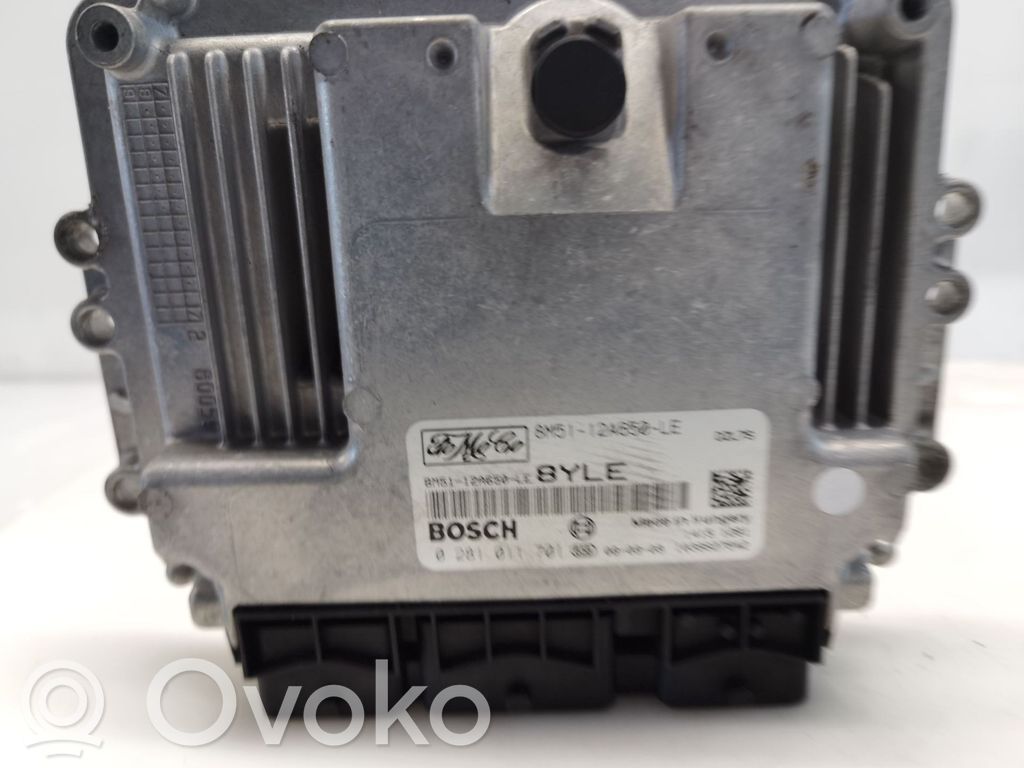 Unidad de control/módulo del motor   8M5112A650