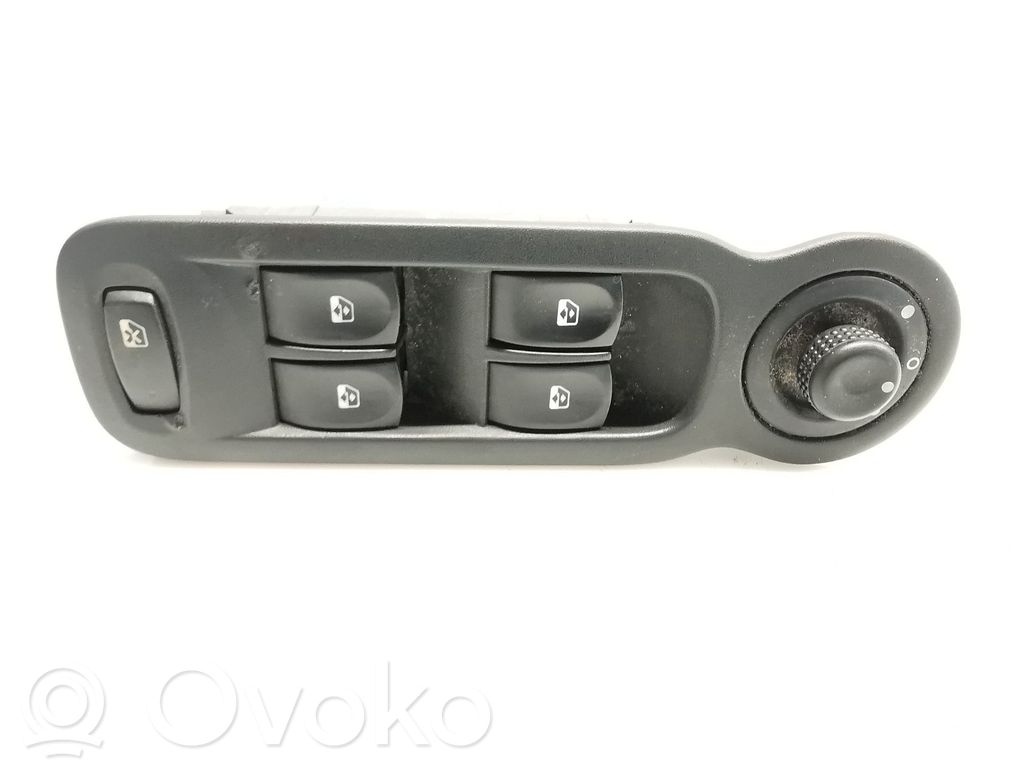 Renault Modus Electric window control switch 