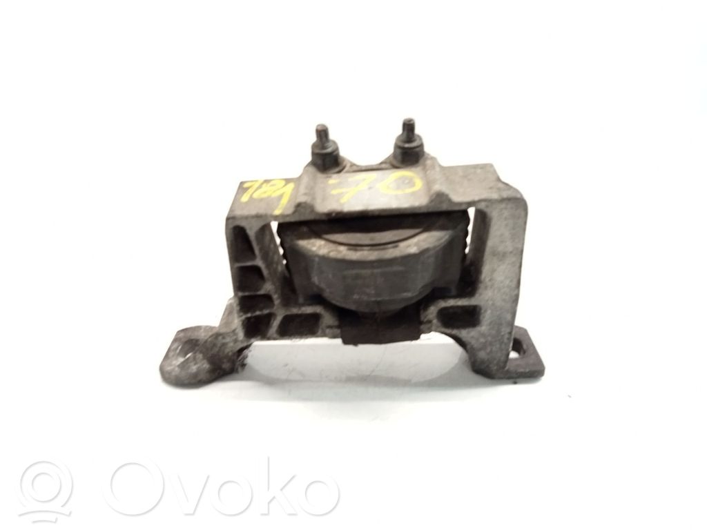 Moottorin kiinnikekorvake   CV616F012EB