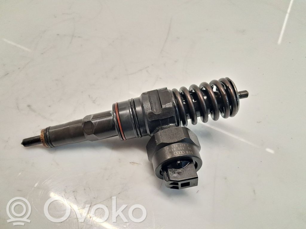 Injector combustibil   038130073F,0414720007