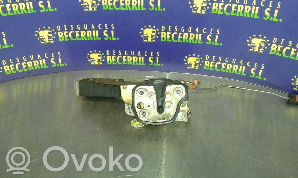 Cerradura de puerta delantera