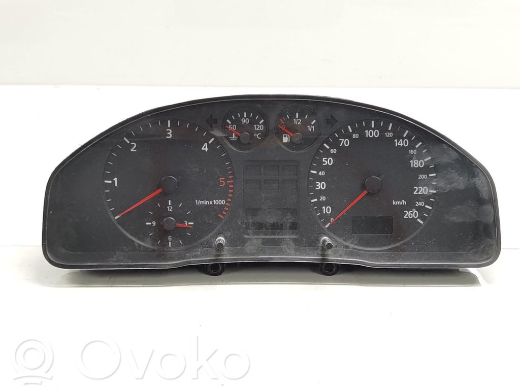 Audi A4 Allroad Geschwindigkeitsmesser Cockpit 