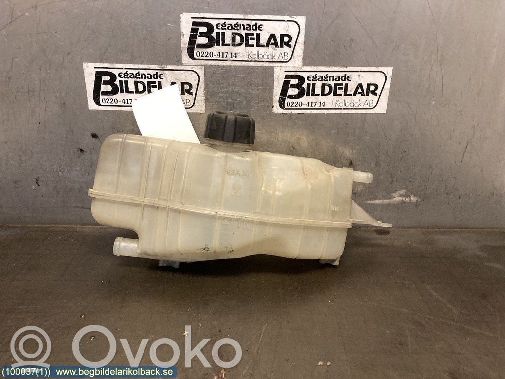 Nissan Note (E11) Coolant expansion tank/reservoir 