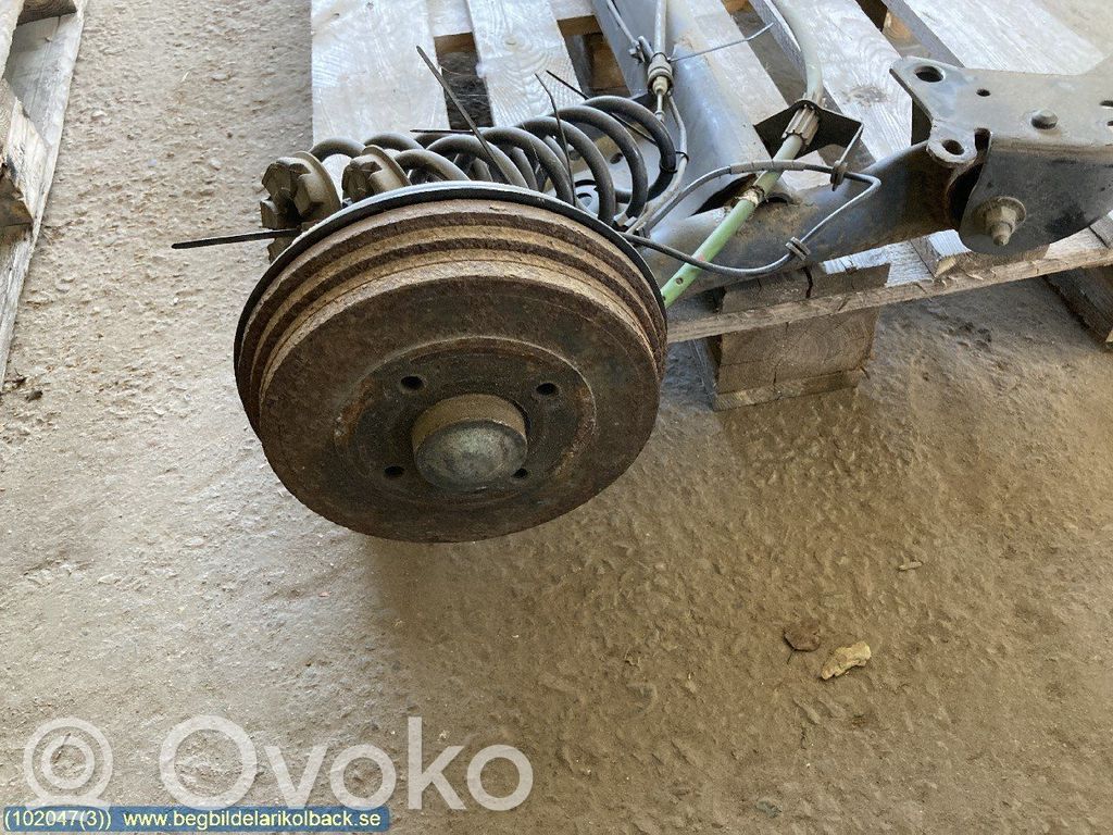Eje trasero   555017983R,550201136R