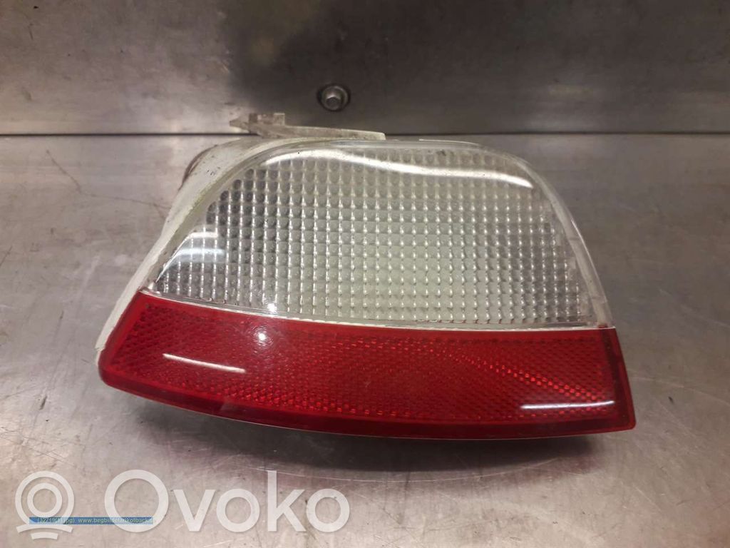 Aizmugurē atstarotājs   1M5115500A
