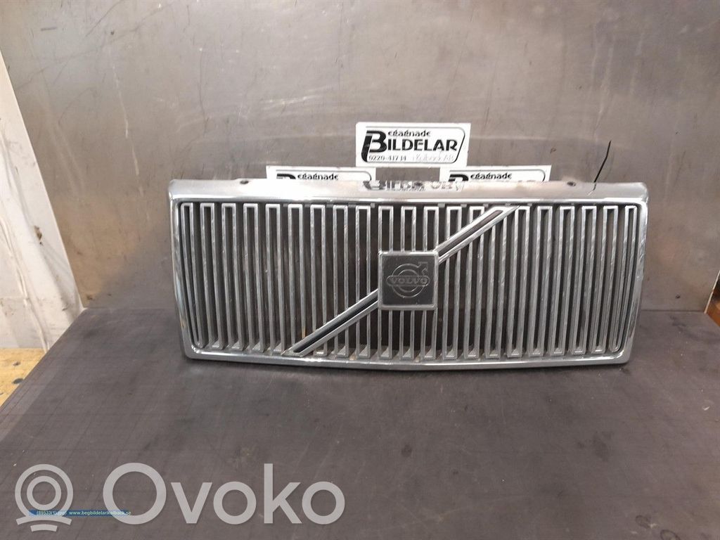 Volvo 960 Etupuskurin alempi jäähdytinsäleikkö 