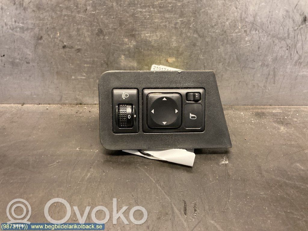 Nissan NV200 Interruptor del espejo lateral 