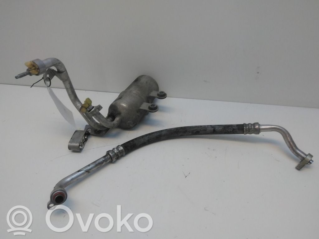 Ford Focus Ilmastointilaitteen putki (A/C) 
