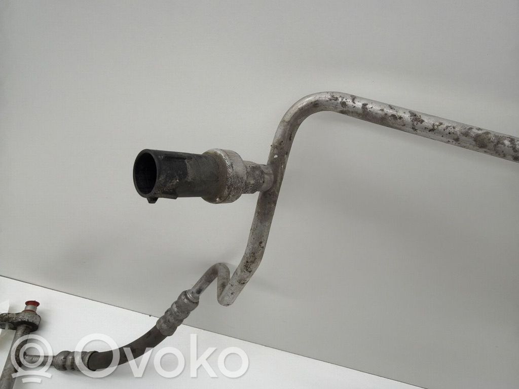Ford Focus Ilmastointilaitteen putki (A/C) 