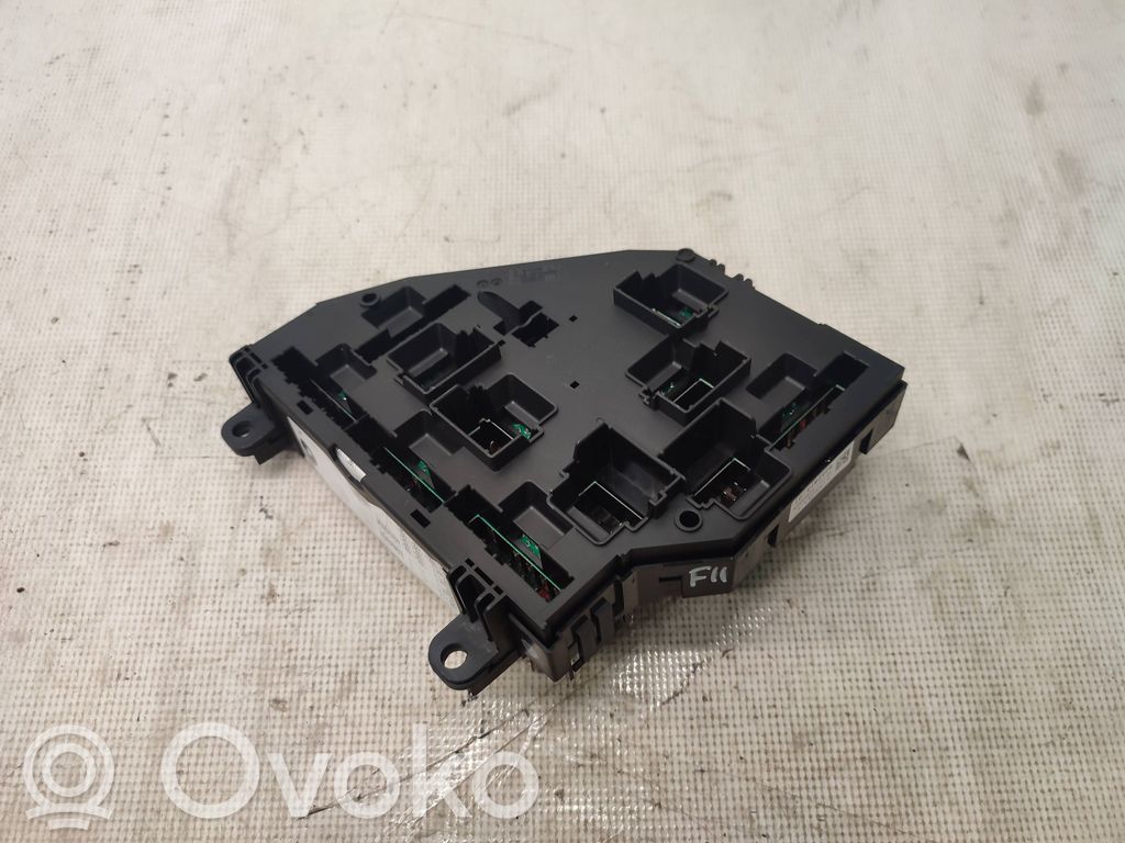 BMW 5 F10 F11 Ramka / Moduł bezpieczników 