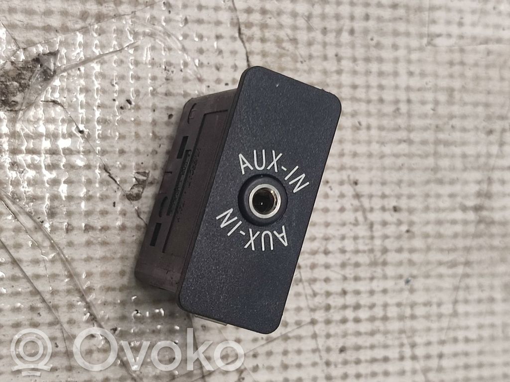 BMW X5 E70 Cigarette lighter front 