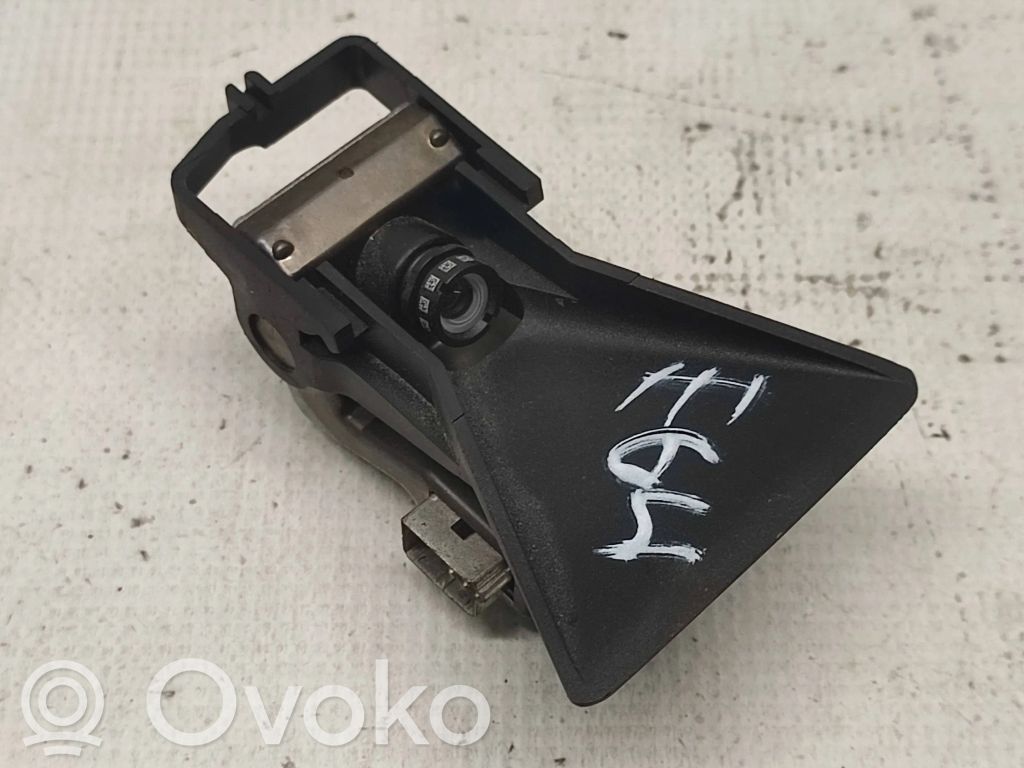 Windshield/windscreen camera   9137725,66519137725