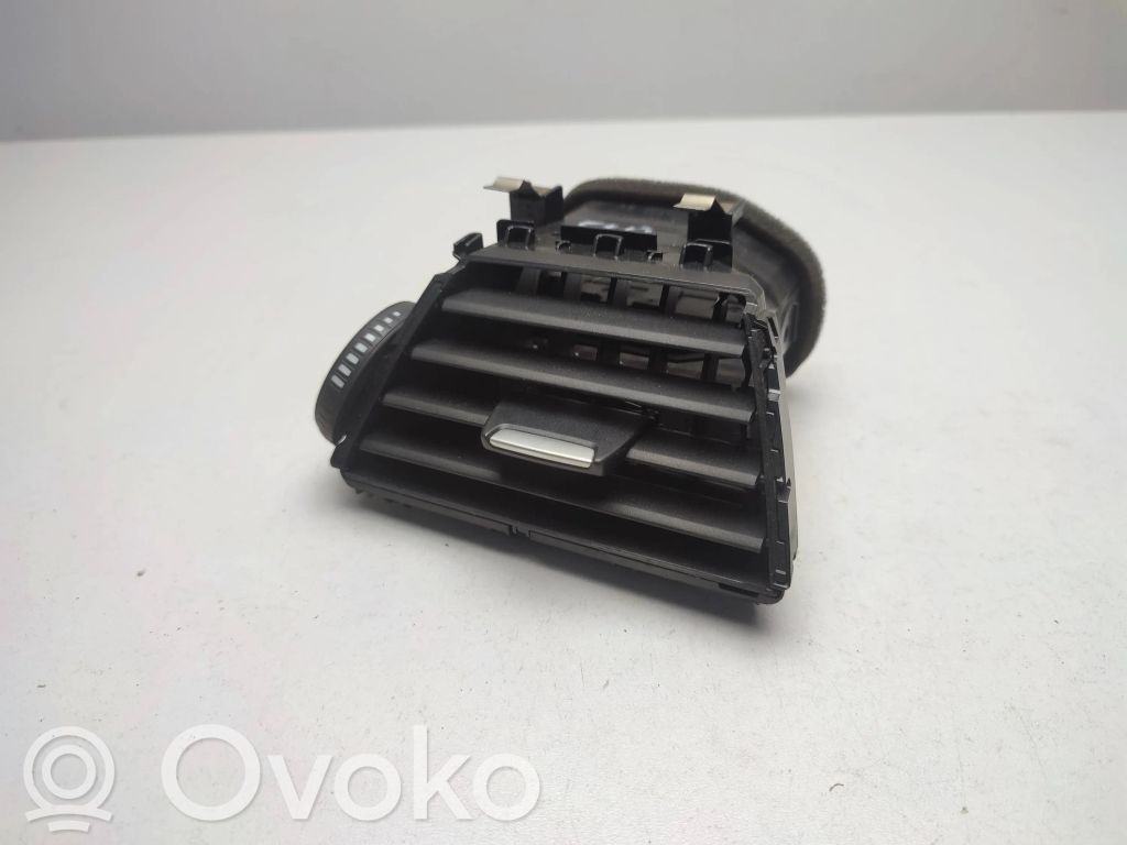 BMW 3 F30 F35 F31 Boczna kratka nawiewu deski rozdzielczej 