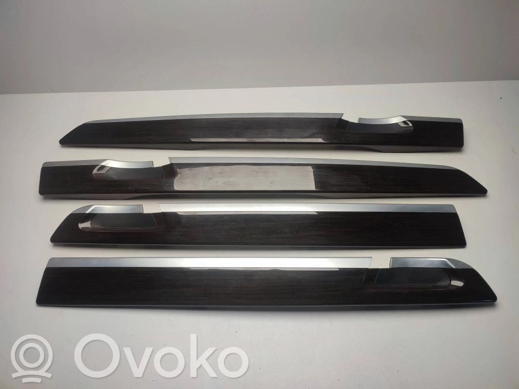 BMW 7 F01 F02 F03 F04 Listwa drzwi przednich 