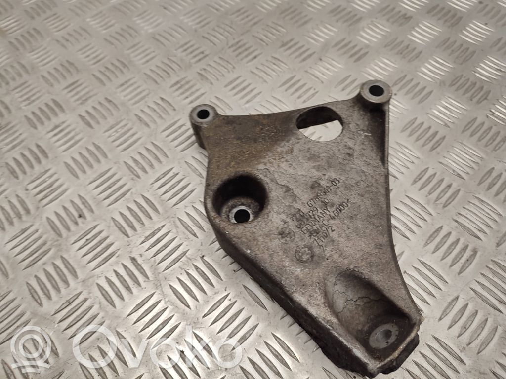 BMW 3 GT F34 Engine mounting bracket 