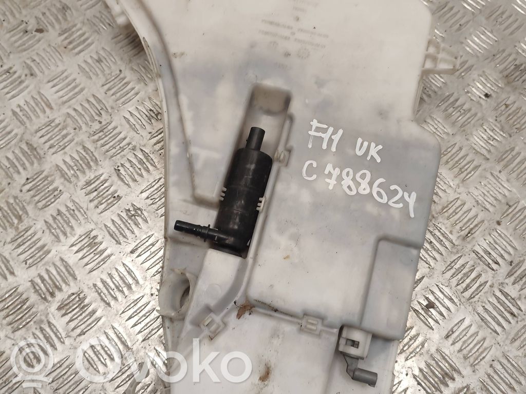 BMW 5 F10 F11 Rezervor lichid spălare faruri 