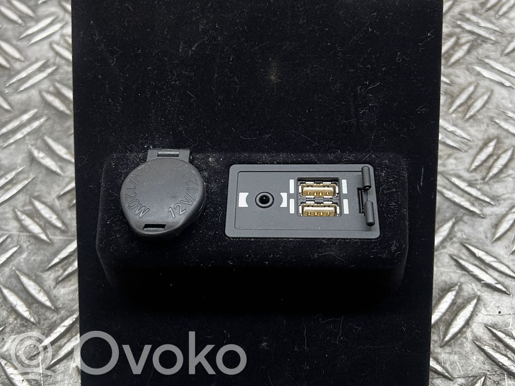 USB-Anschluss   10R0312810