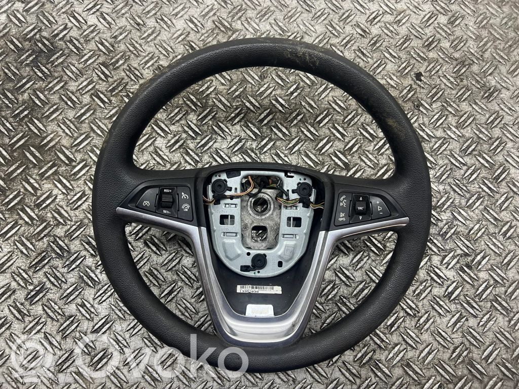 Opel Astra J Ohjauspyörä 