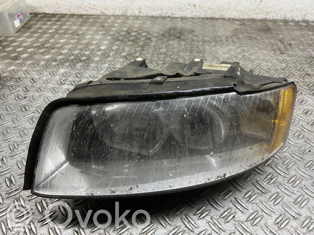Audi A4 S4 B6 8E 8H Scheinwerfer 