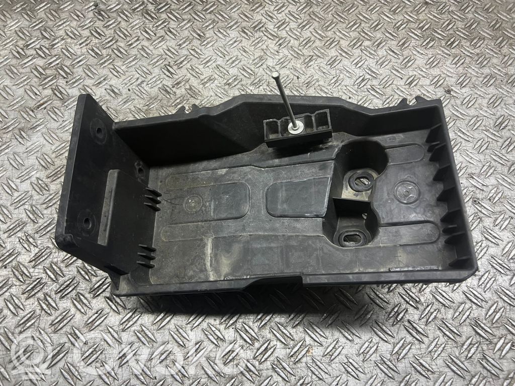 Ford Explorer VI Akun alusta 