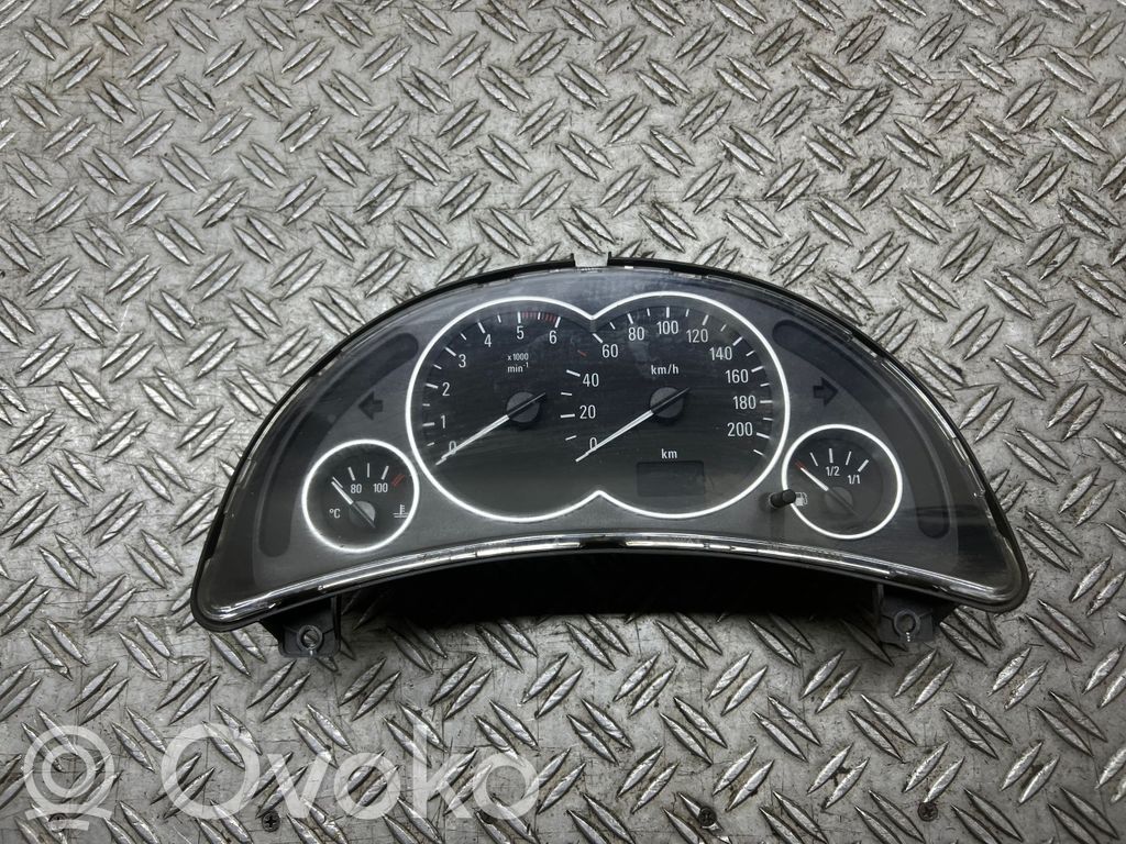 Speedometer (instrument cluster)
