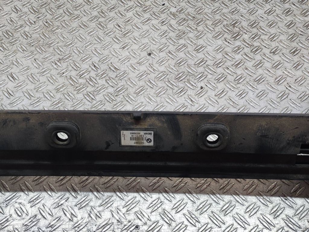 BMW 5 F10 F11 Panel mocowania chłodnicy / góra 