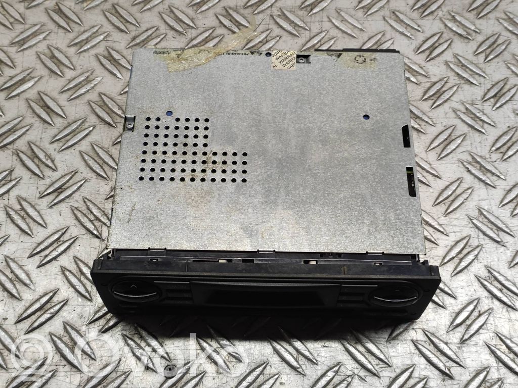 Nissan Note (E11) Radio / CD-Player / DVD-Player / Navigation 