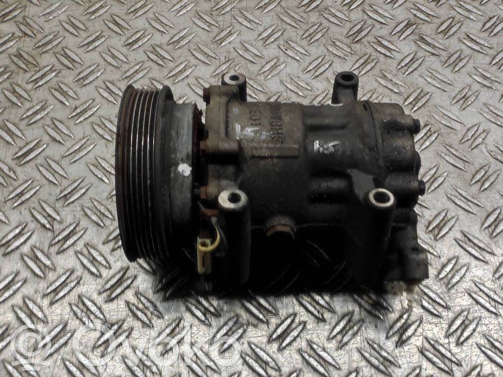 Renault Clio III Kompresor / Sprężarka klimatyzacji A/C 