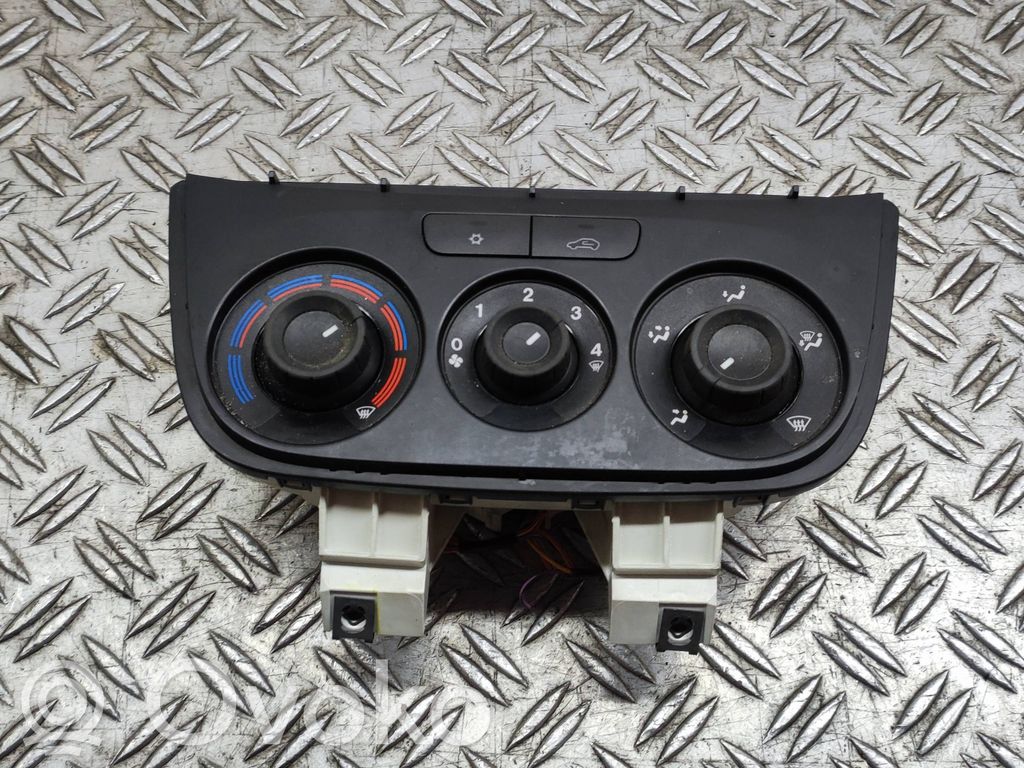 Opel Combo D Climate control unit 