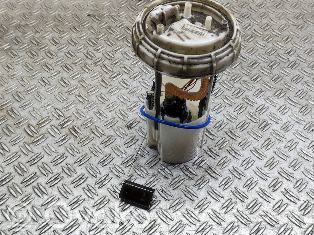 Opel Combo D Bomba interna de combustible 