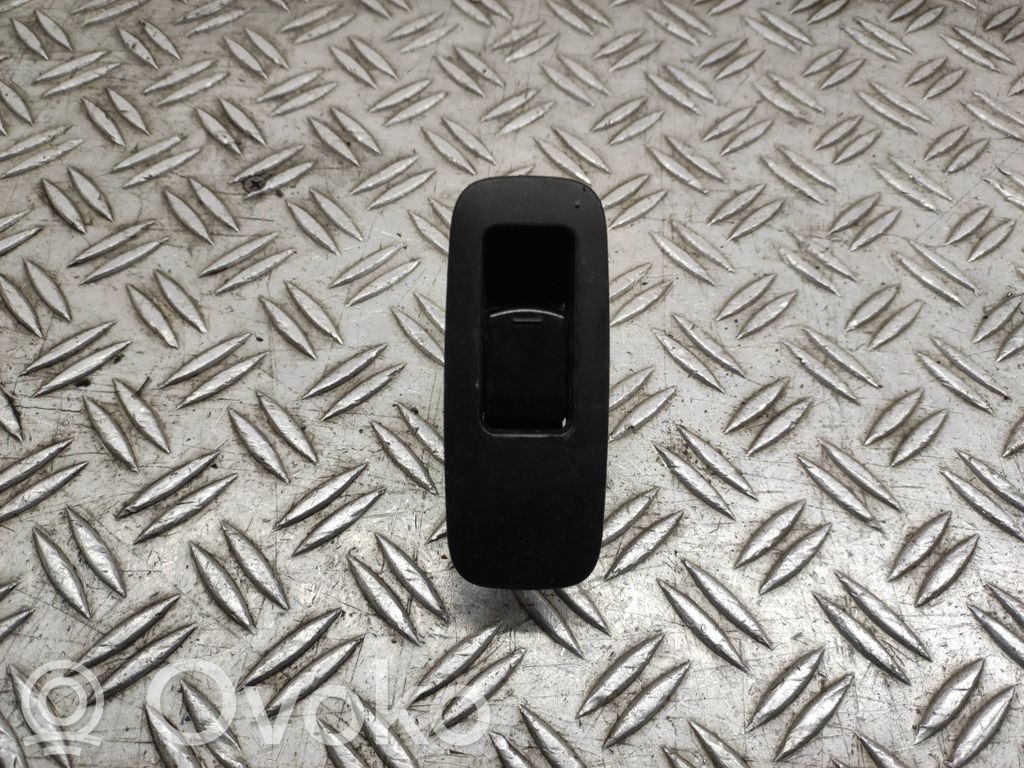 Nissan Qashqai+2 Interruptor del elevalunas eléctrico 