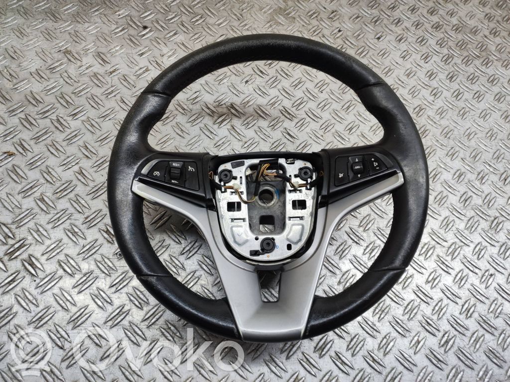 Chevrolet Cruze Ohjauspyörä 