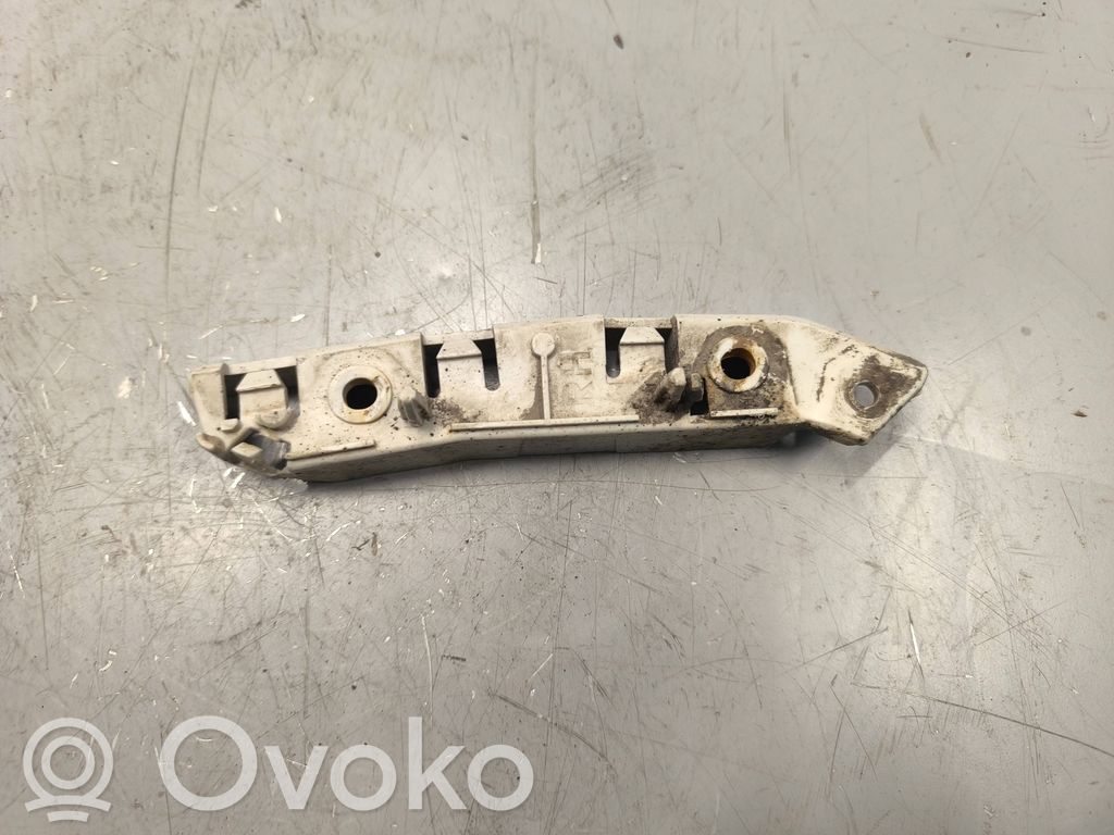 Front bumper mounting bracket   B0XYA