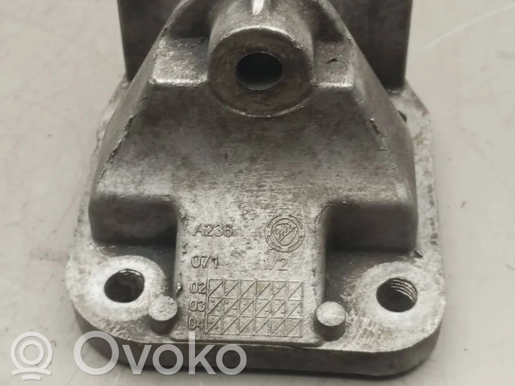 Engine mounting bracket   A236