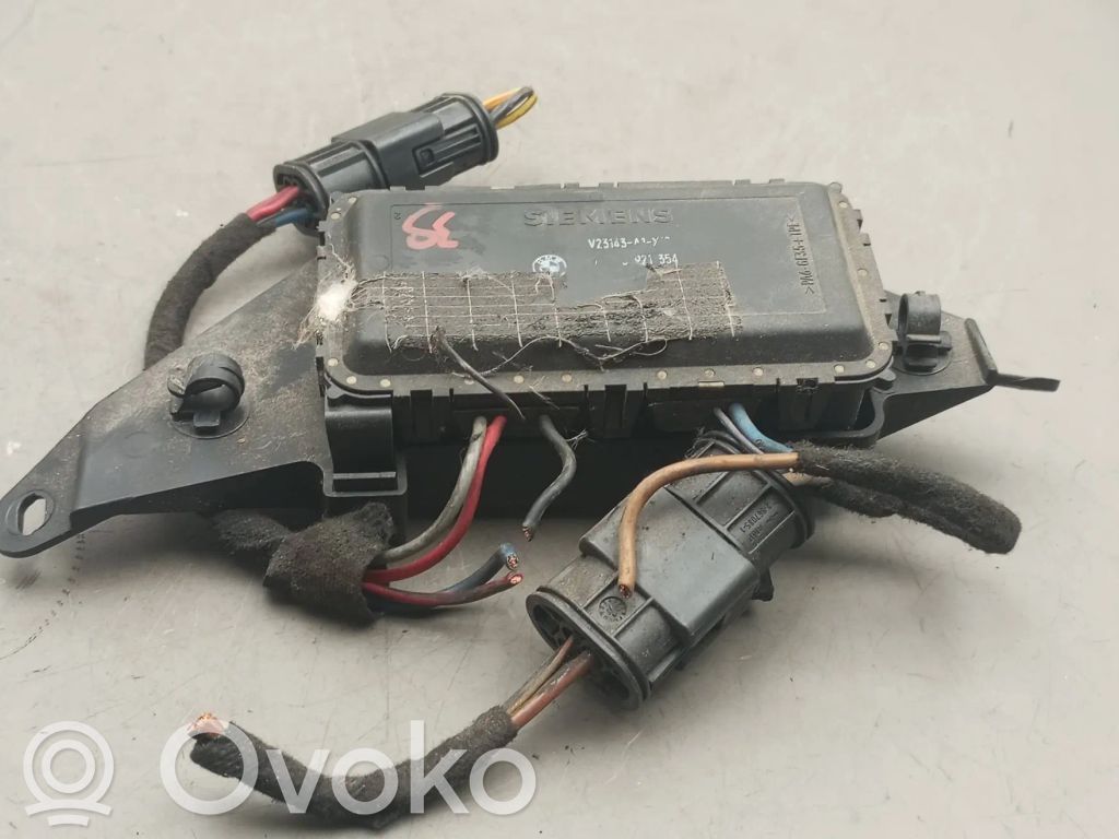 BMW 5 E39 Fan control module 