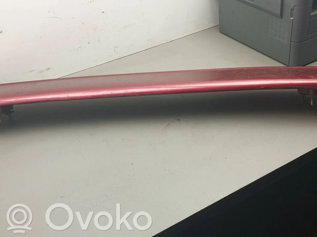 Tailgate/trunk spoiler